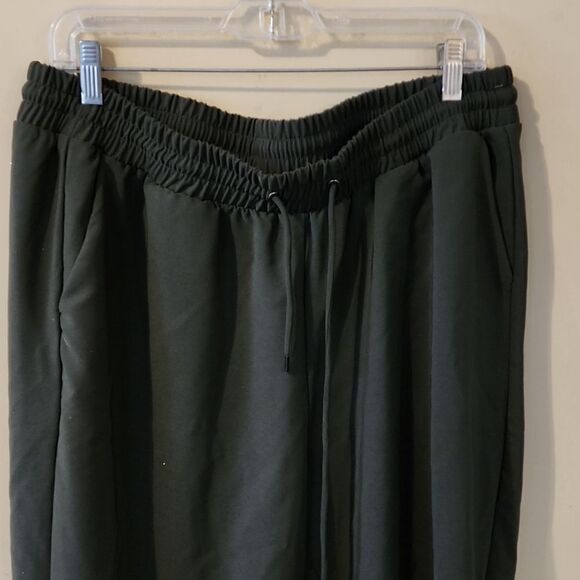 Cute Torrid joggers Size 1 - Picture 2 of 5